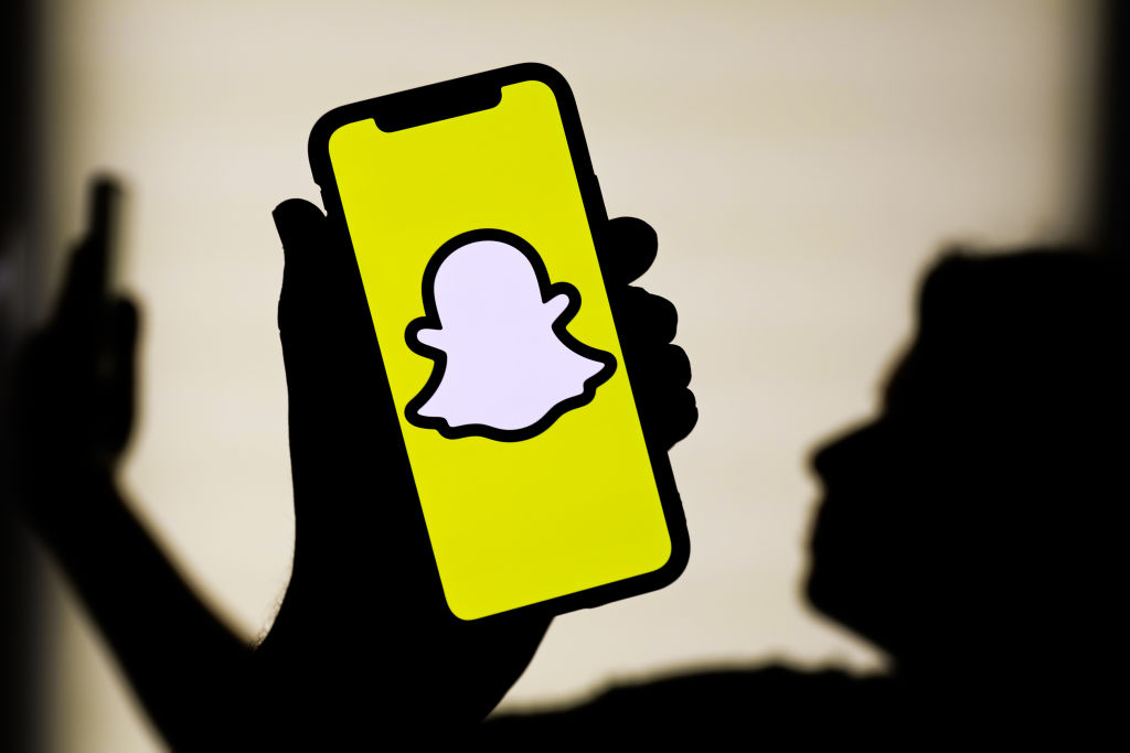 Das Logo von Snapchat ist ein Geist vor gelben Hintergrund