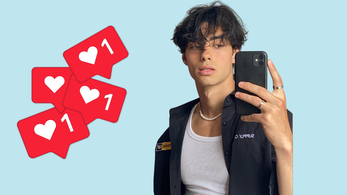 TikTok- und Instagram-Star Jacob Rott schießt ein Selfie