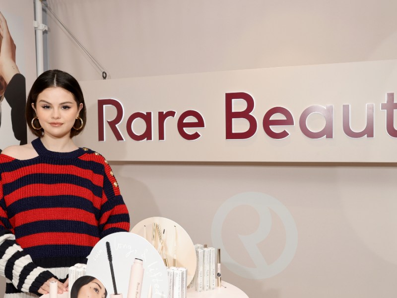 Selena Gomez bedankt sich bei ihren MItarbeitern von "Rare Beauty".